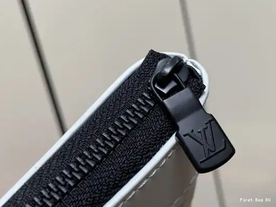 First bags ru POCHETTE TO-GO-30*21.5*2cm VUITTON LOUIS 0623